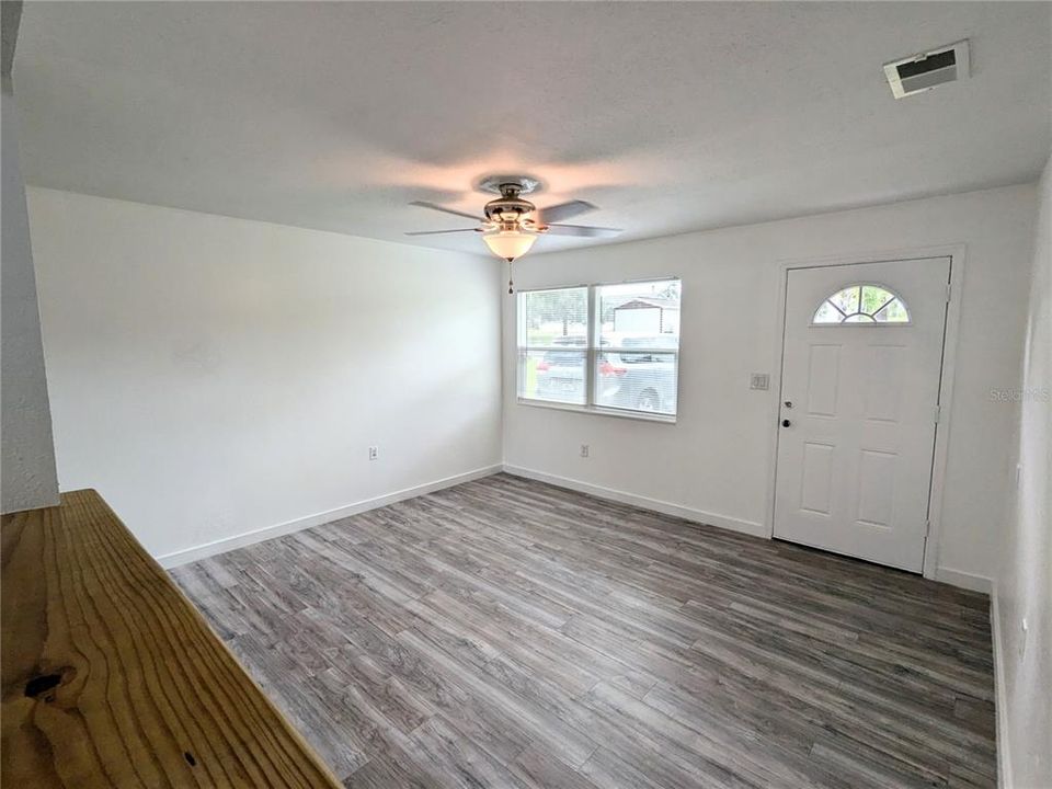 For Sale: $228,000 (3 beds, 1 baths, 912 Square Feet)