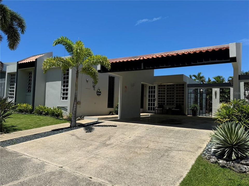 Activo con contrato: $135,000 (4 camas, 2 baños, 1431 Pies cuadrados)