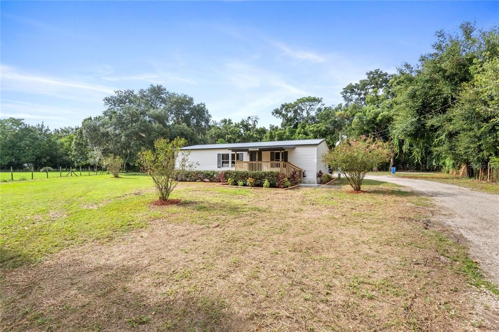 For Sale: $288,888 (3 beds, 2 baths, 1144 Square Feet)