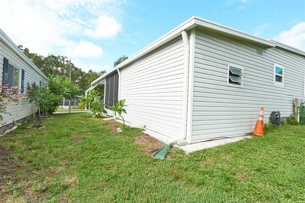 For Sale: $249,000 (2 beds, 2 baths, 1228 Square Feet)