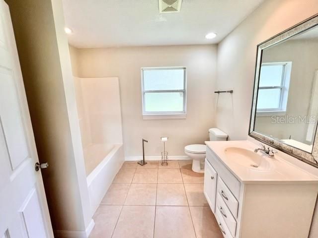 For Rent: $2,095 (4 beds, 2 baths, 1468 Square Feet)