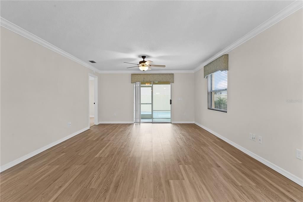 For Sale: $330,000 (2 beds, 2 baths, 1116 Square Feet)