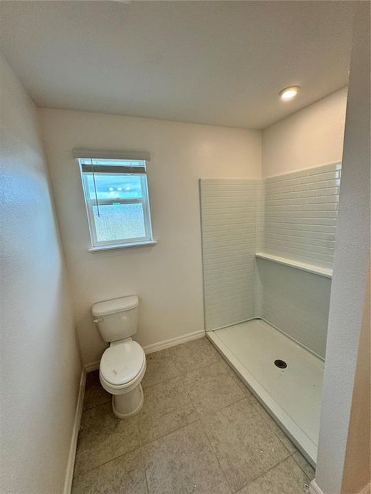 For Rent: $2,300 (3 beds, 2 baths, 1694 Square Feet)