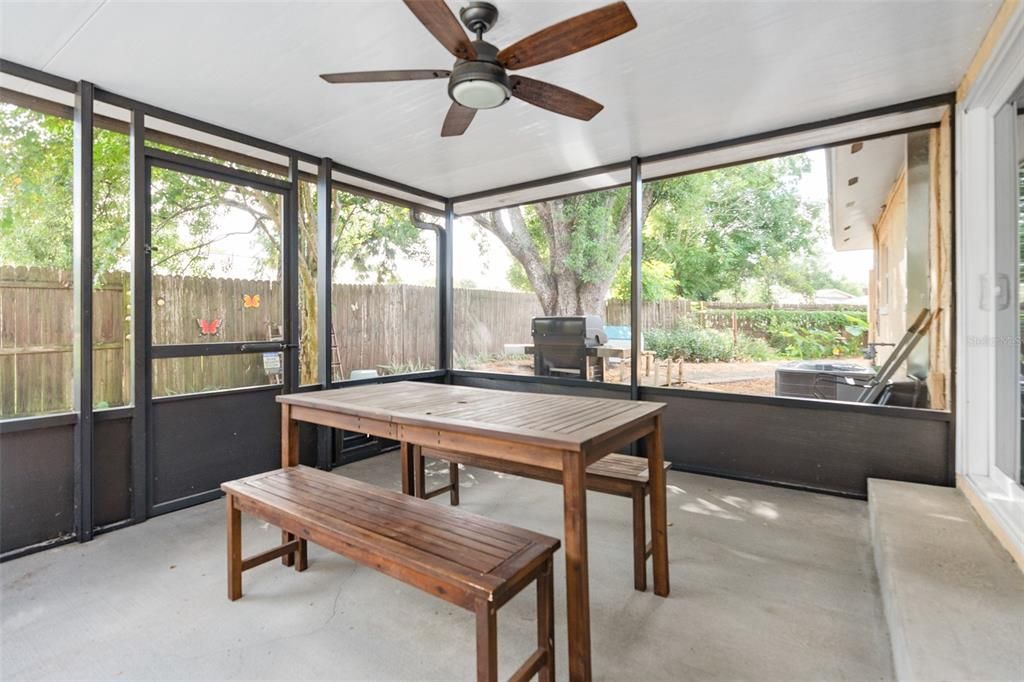 For Sale: $375,000 (4 beds, 2 baths, 1351 Square Feet)