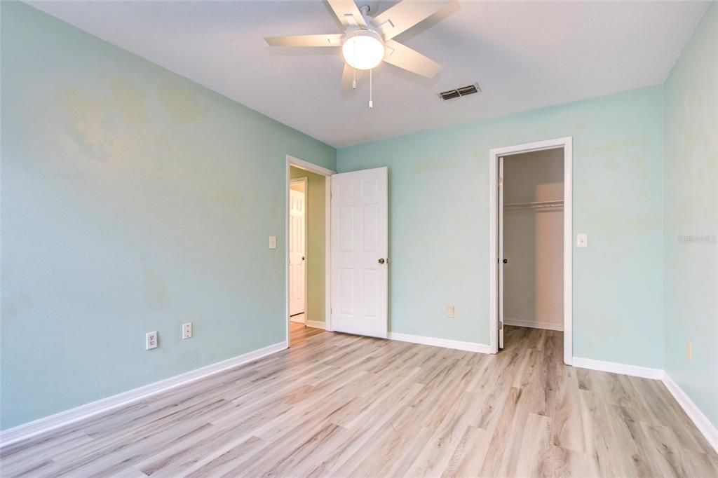 3RD BEDROOM WITH WALK IN CLOSET -CEILING FAN