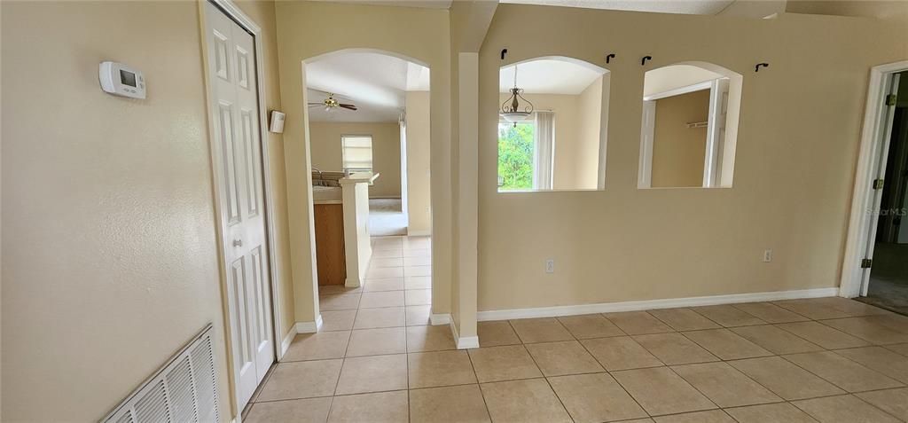 For Rent: $1,900 (3 beds, 2 baths, 1438 Square Feet)