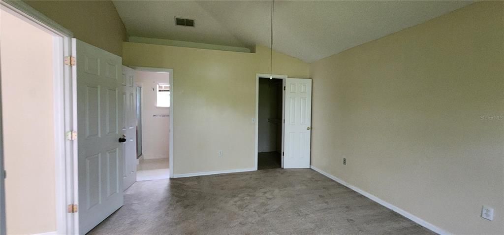 For Rent: $1,900 (3 beds, 2 baths, 1438 Square Feet)