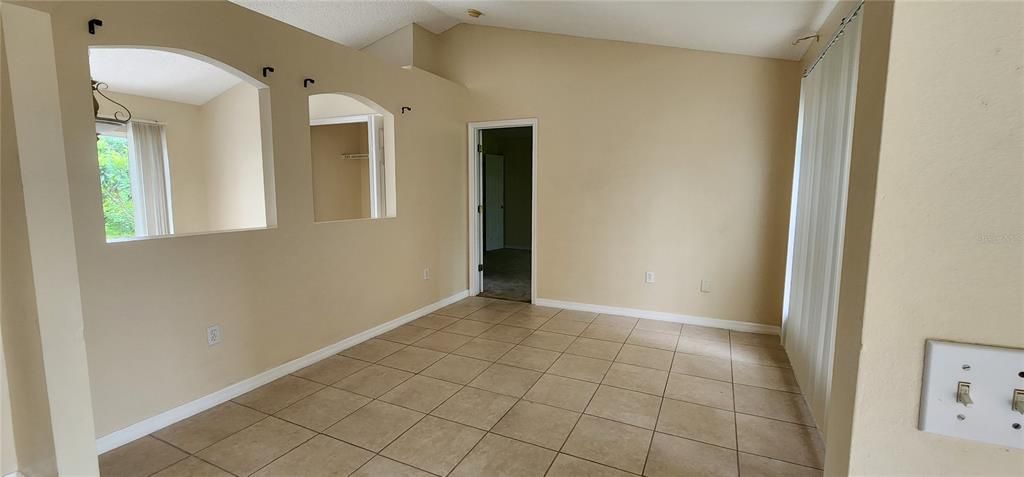 For Rent: $1,900 (3 beds, 2 baths, 1438 Square Feet)