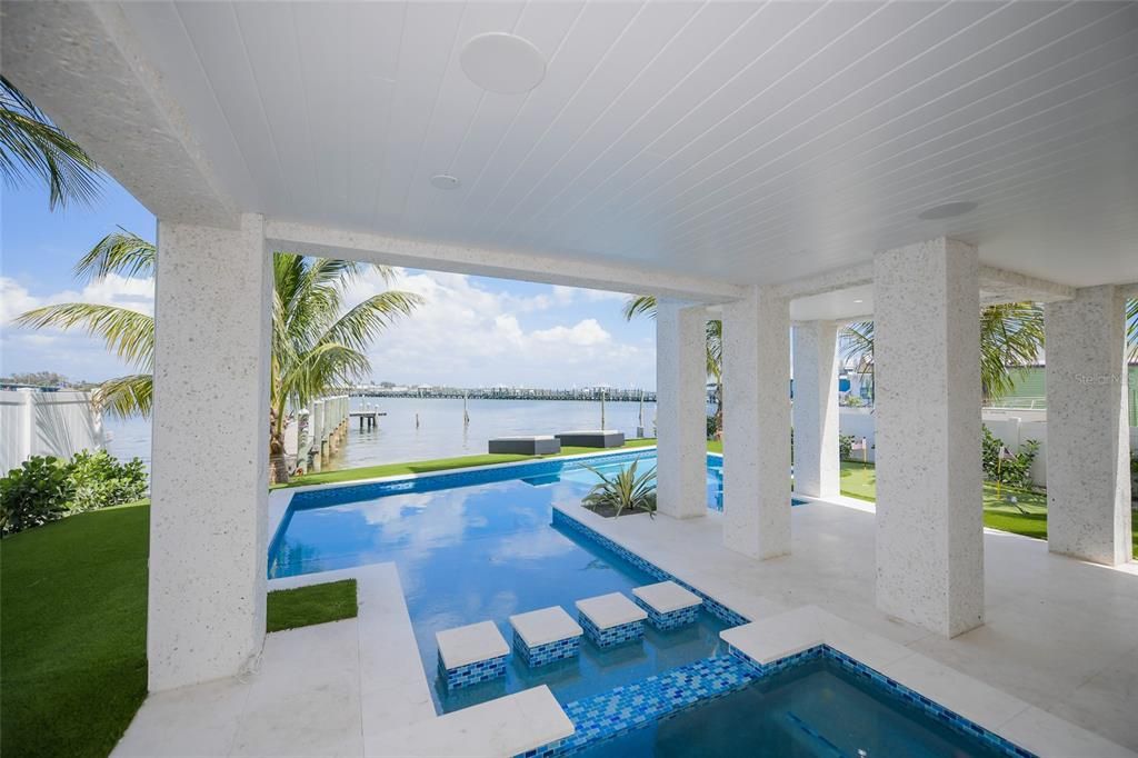 For Sale: $5,799,000 (8 beds, 8 baths, 3228 Square Feet)