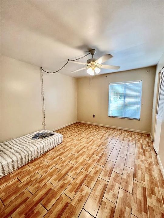 For Rent: $1,200 (1 beds, 1 baths, 682 Square Feet)