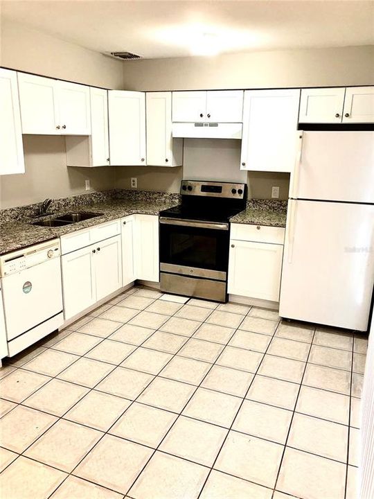 For Rent: $1,900 (3 beds, 2 baths, 998 Square Feet)