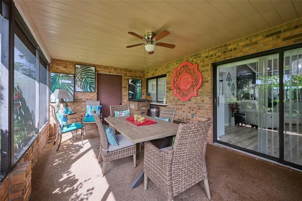 Large screened lanai