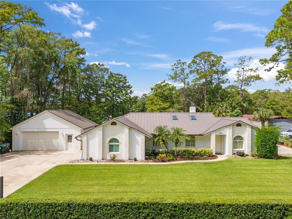 For Sale: $1,050,000 (3 beds, 2 baths, 2127 Square Feet)