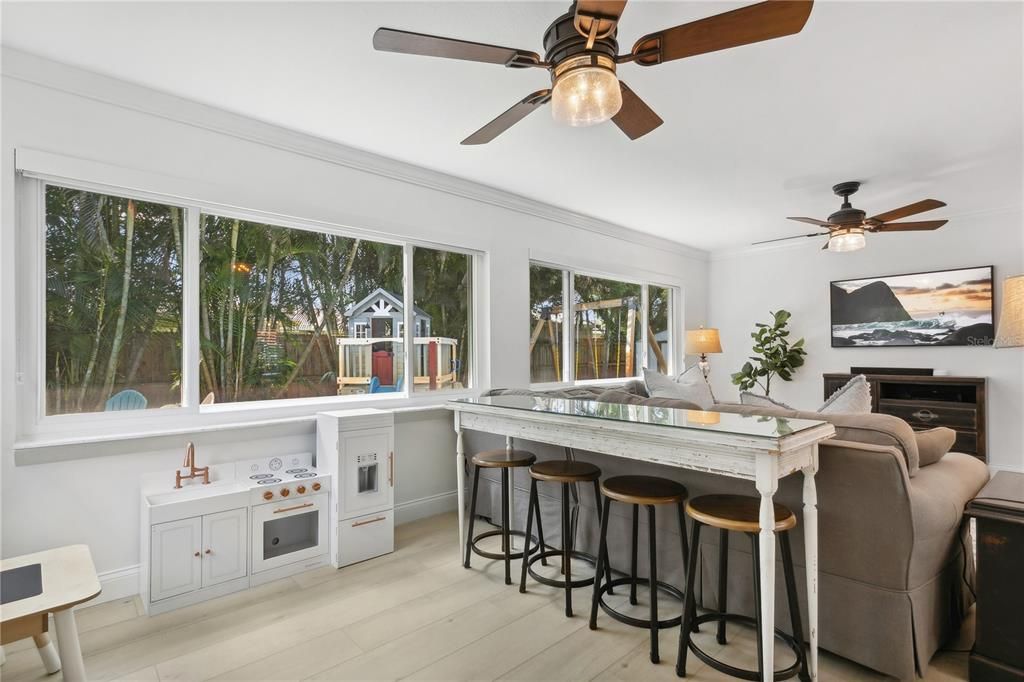 Active With Contract: $599,900 (3 beds, 2 baths, 1720 Square Feet)