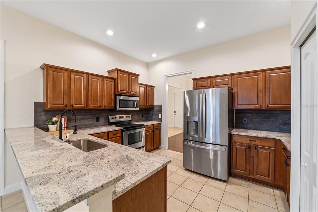 For Sale: $478,900 (4 beds, 2 baths, 2437 Square Feet)