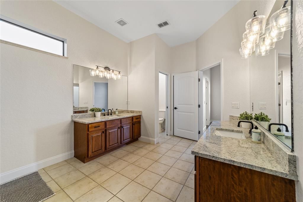 For Sale: $478,900 (4 beds, 2 baths, 2437 Square Feet)