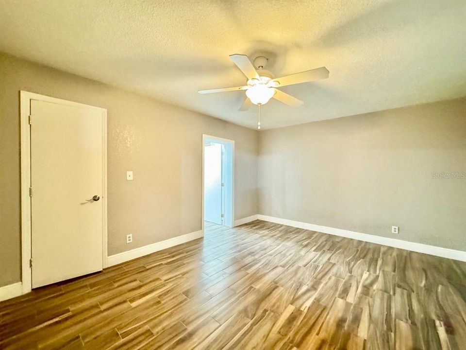 For Rent: $2,600 (3 beds, 2 baths, 1407 Square Feet)