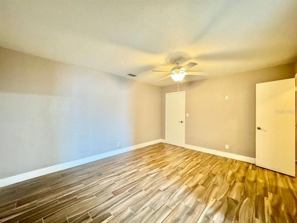 For Rent: $2,600 (3 beds, 2 baths, 1407 Square Feet)