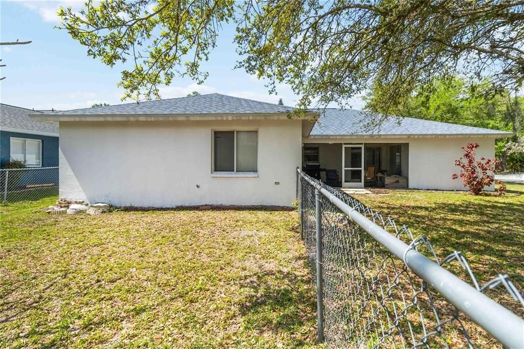 For Sale: $400,000 (3 beds, 2 baths, 1857 Square Feet)