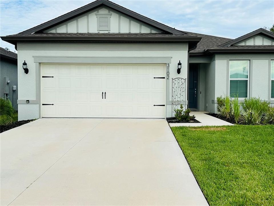 Long and Wide Driveway in Marwood by Pulte Homes