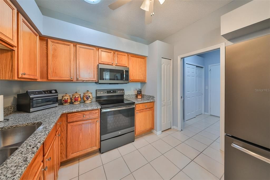 For Sale: $229,000 (2 beds, 2 baths, 1137 Square Feet)