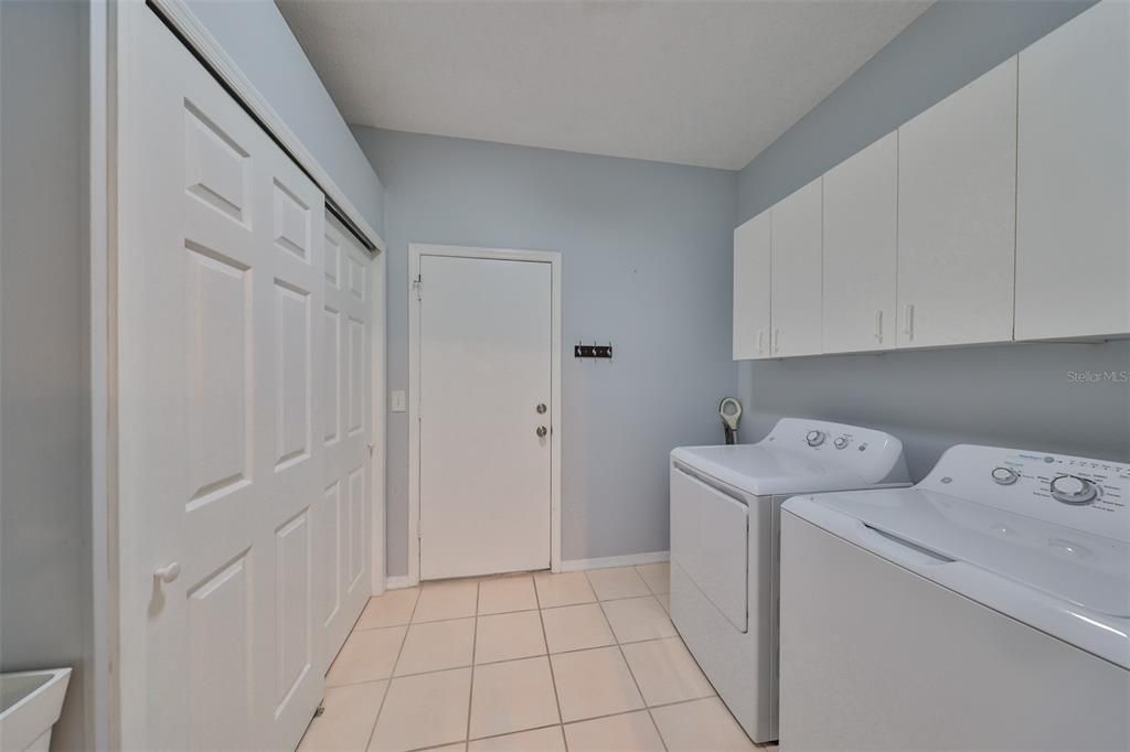 For Sale: $229,000 (2 beds, 2 baths, 1137 Square Feet)