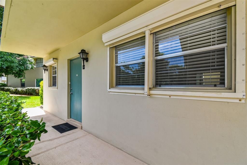 For Sale: $264,900 (2 beds, 2 baths, 1091 Square Feet)