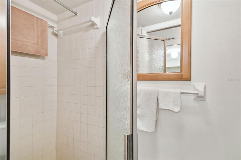 For Sale: $264,900 (2 beds, 2 baths, 1091 Square Feet)