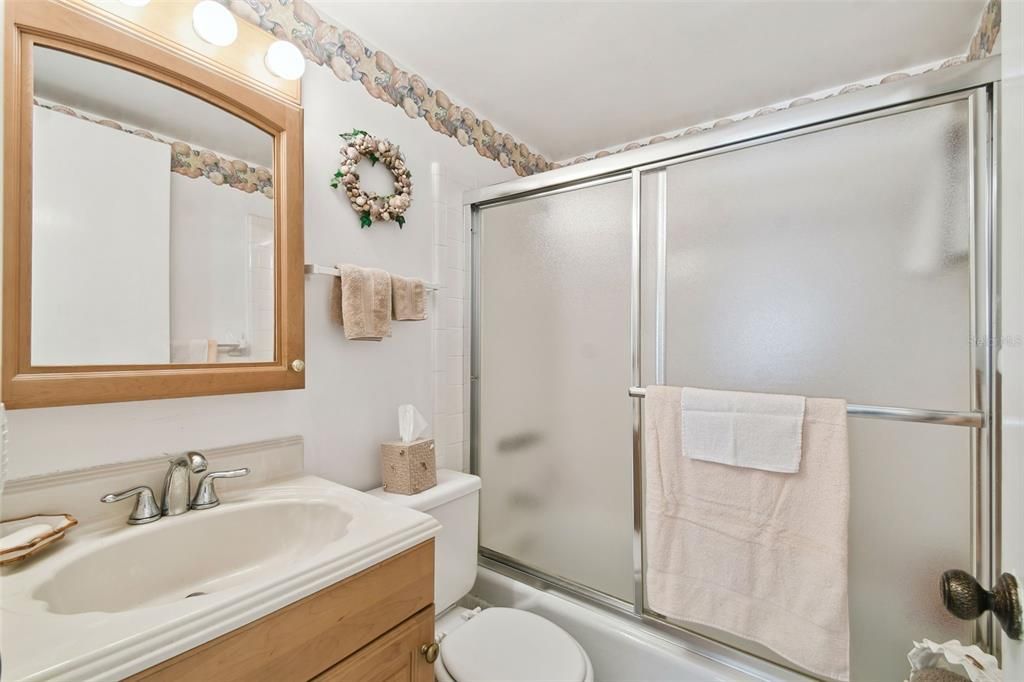 For Sale: $264,900 (2 beds, 2 baths, 1091 Square Feet)