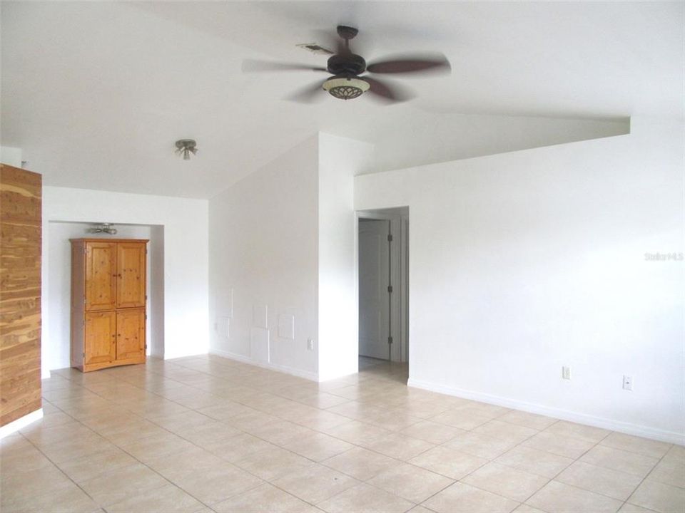 For Rent: $2,100 (3 beds, 2 baths, 1536 Square Feet)