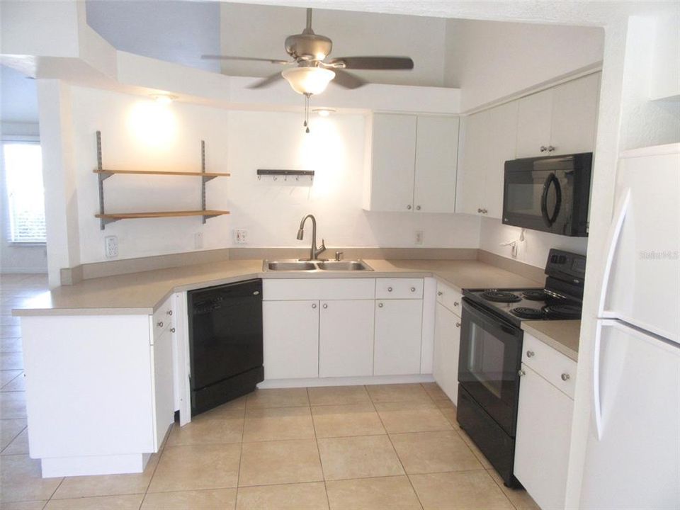 For Rent: $2,100 (3 beds, 2 baths, 1536 Square Feet)