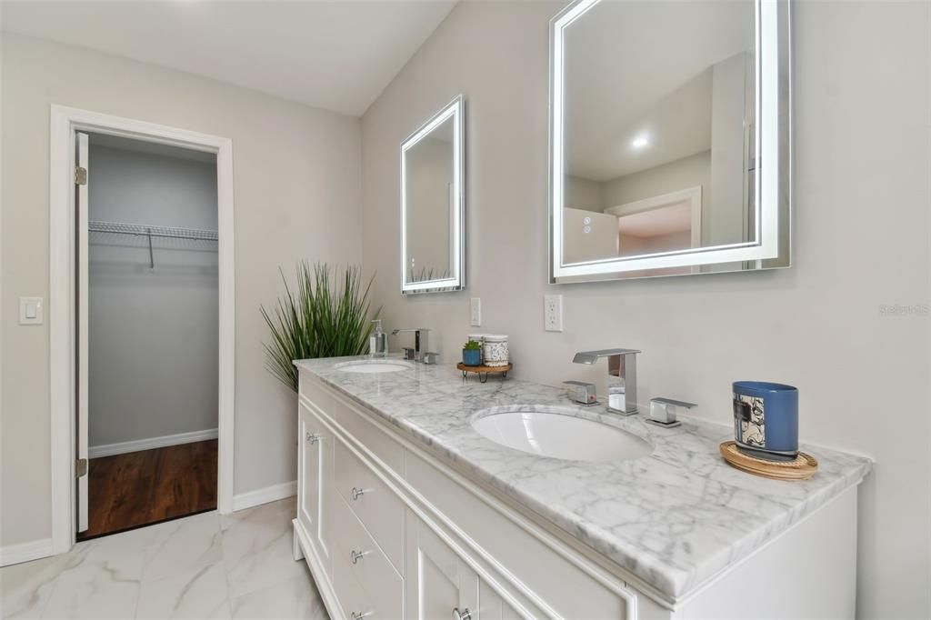 Active With Contract: $469,000 (4 beds, 2 baths, 1914 Square Feet)