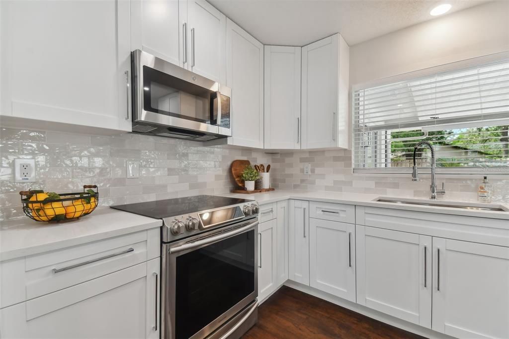 Active With Contract: $469,000 (4 beds, 2 baths, 1914 Square Feet)