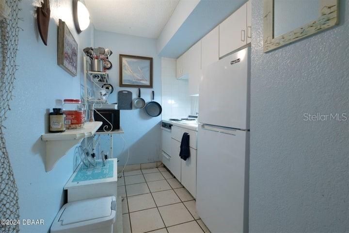 Active With Contract: $92,500 (1 beds, 1 baths, 549 Square Feet)