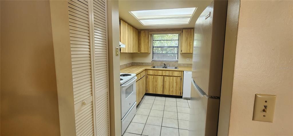 For Rent: $1,975 (3 beds, 2 baths, 1134 Square Feet)