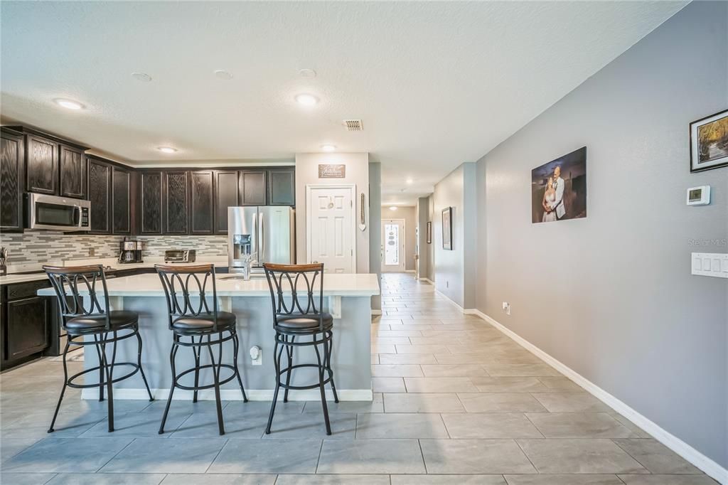 Kitchen with quartz counter top