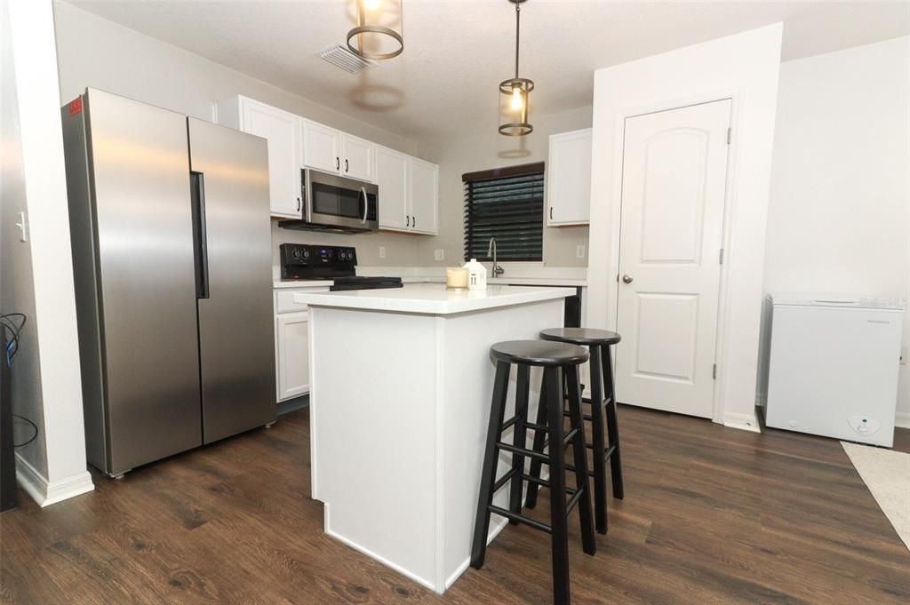 For Sale: $315,000 (3 beds, 2 baths, 1404 Square Feet)