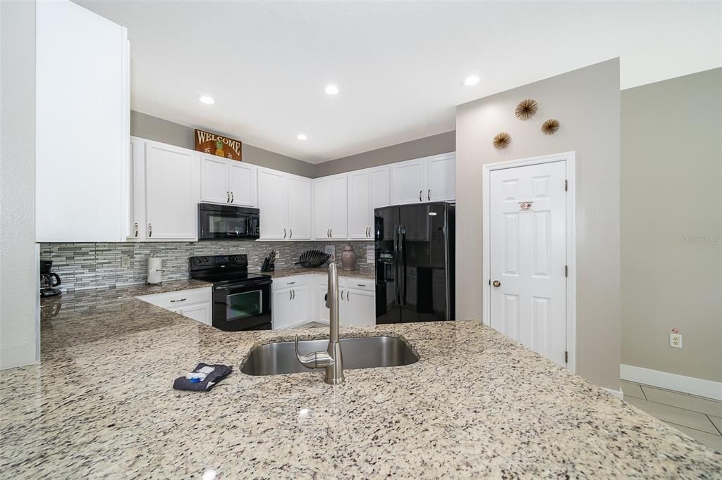 For Sale: $368,000 (3 beds, 2 baths, 1798 Square Feet)