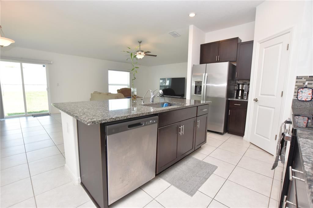 Active With Contract: $289,999 (3 beds, 2 baths, 1555 Square Feet)