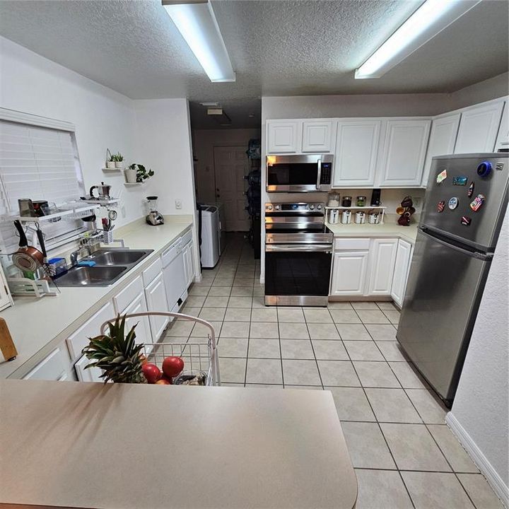 For Sale: $250,000 (3 beds, 2 baths, 1290 Square Feet)