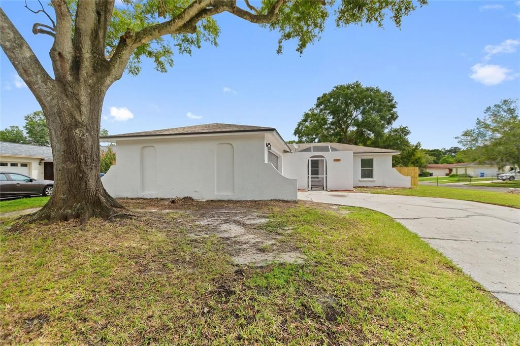 For Sale: $385,000 (3 beds, 2 baths, 1272 Square Feet)