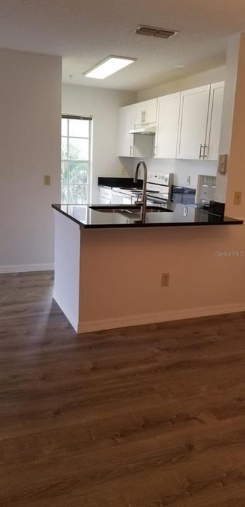 For Rent: $1,450 (1 beds, 1 baths, 657 Square Feet)