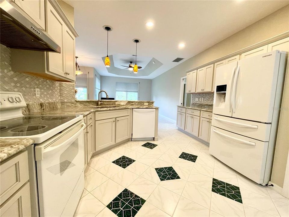 For Sale: $419,900 (3 beds, 2 baths, 2412 Square Feet)