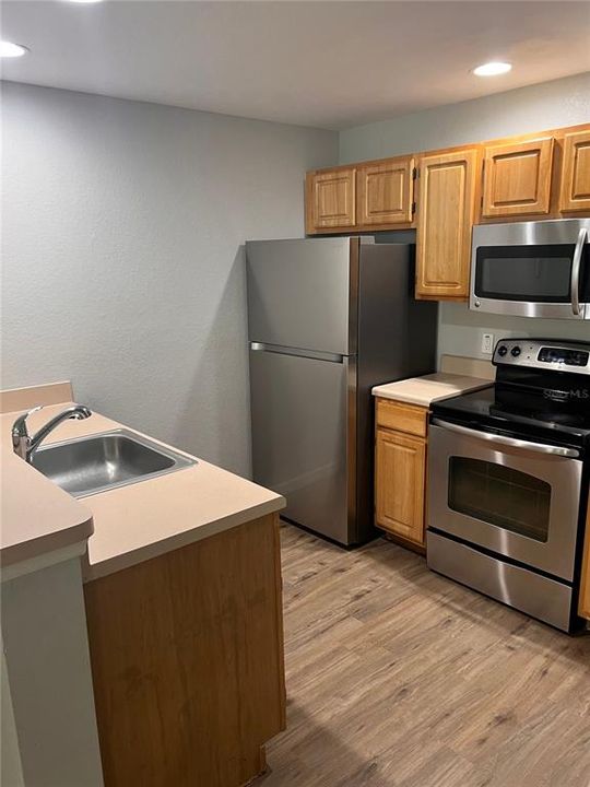 For Rent: $1,995 (3 beds, 2 baths, 1296 Square Feet)