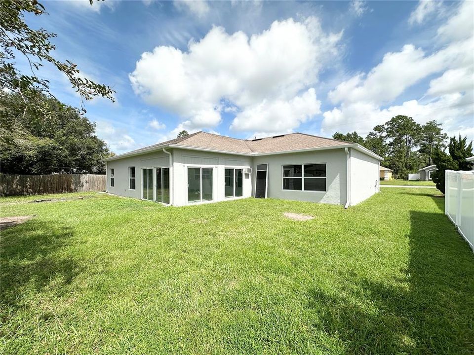 For Sale: $349,900 (4 beds, 2 baths, 2362 Square Feet)