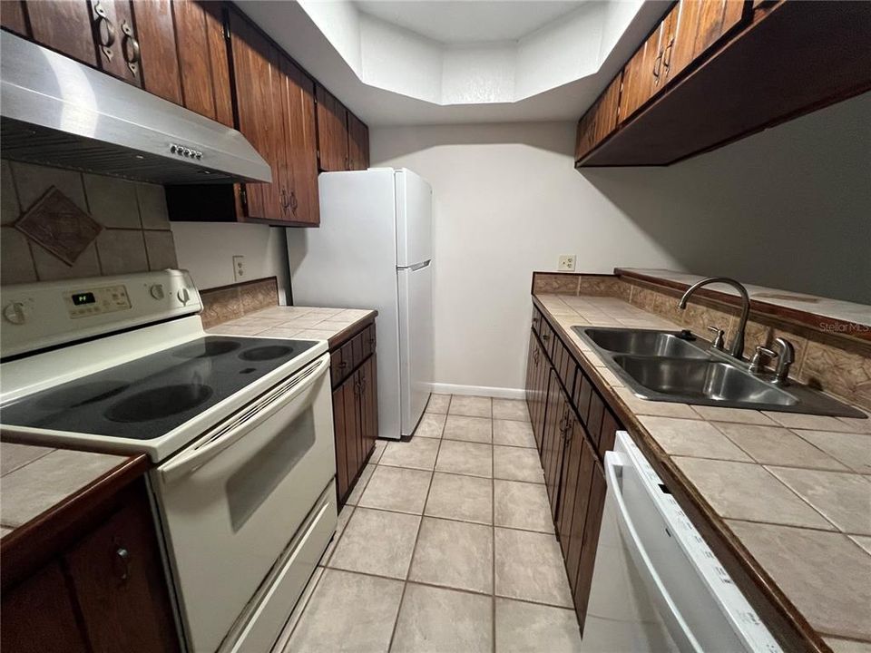 For Rent: $1,950 (2 beds, 2 baths, 1139 Square Feet)