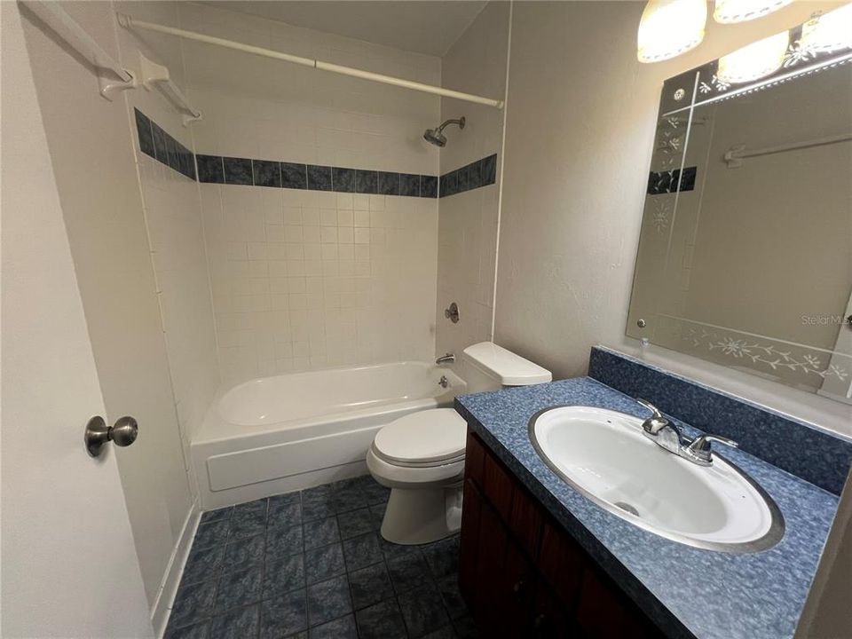 For Rent: $1,950 (2 beds, 2 baths, 1139 Square Feet)