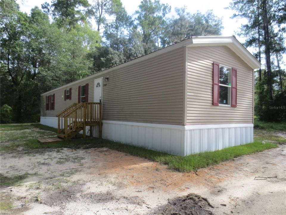 For Sale: $124,900 (2 beds, 2 baths, 924 Square Feet)