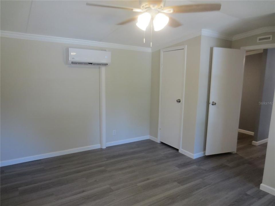 For Sale: $124,900 (2 beds, 2 baths, 924 Square Feet)