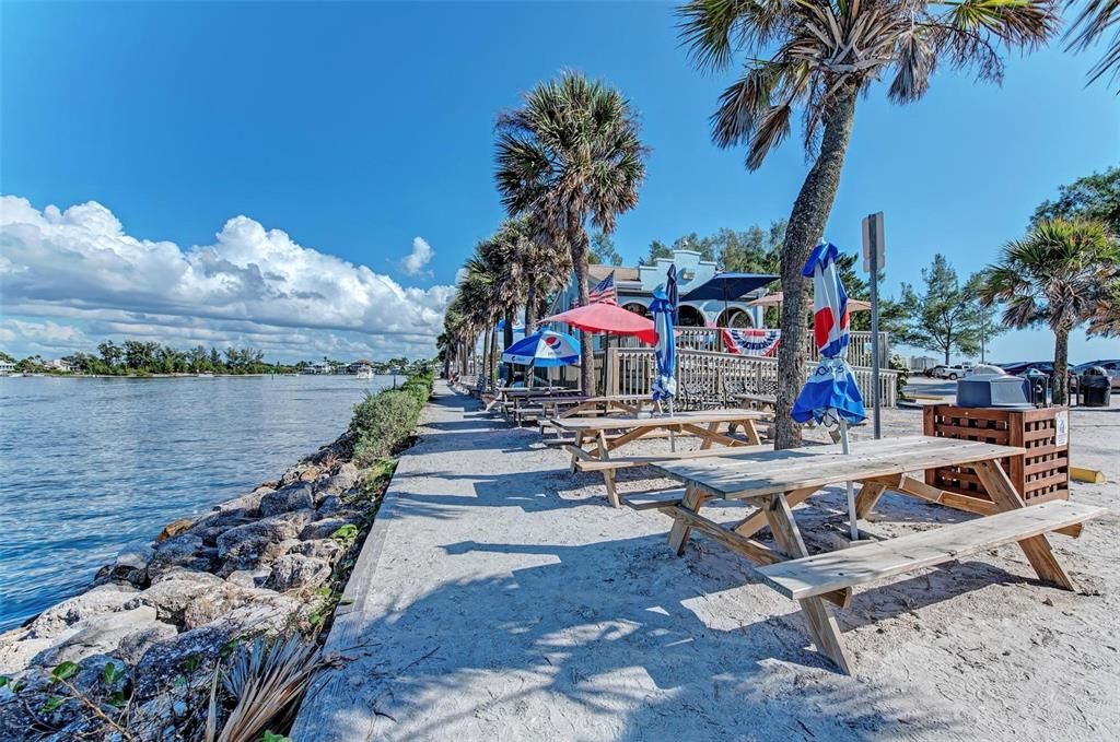 For Sale: $1,250,000 (3 beds, 2 baths, 1802 Square Feet)